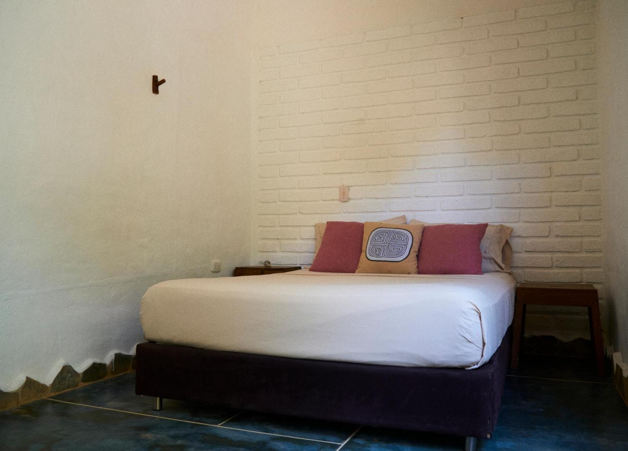 Hostal Juan Palitos Лос-Сантос Экстерьер фото